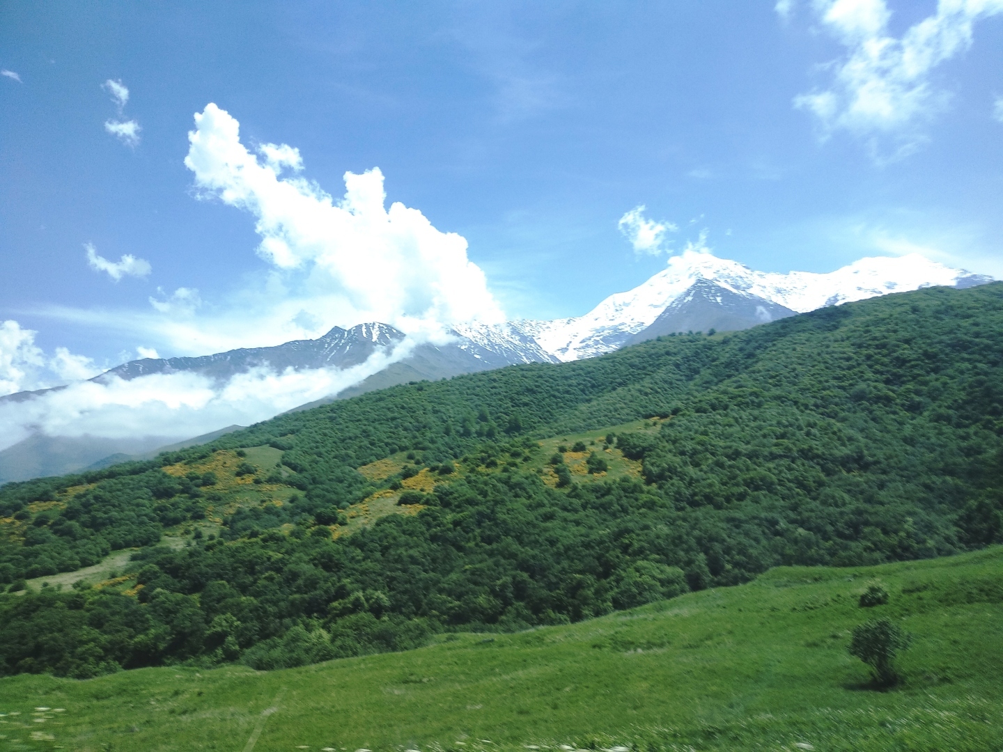 Как мы побывали в Кармадонском ущелье Северного Кавказа – последнем пристанище киногруппы Сергея Бодрова