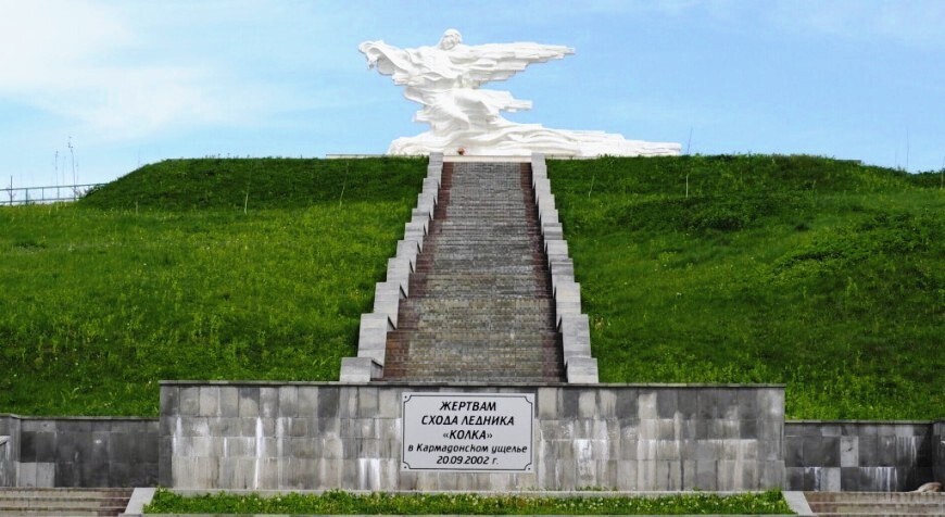 Как мы побывали в Кармадонском ущелье Северного Кавказа – последнем пристанище киногруппы Сергея Бодрова