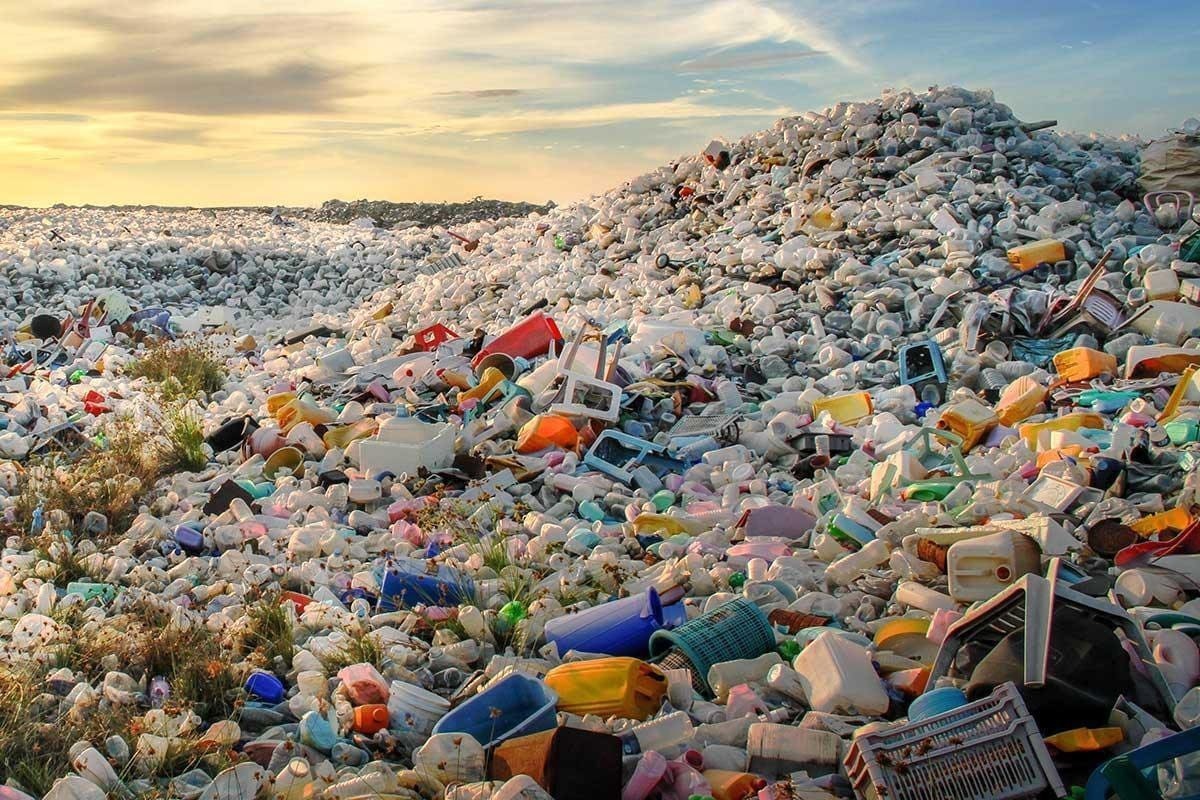Почему сейчас стало столько много отходов из пластика?