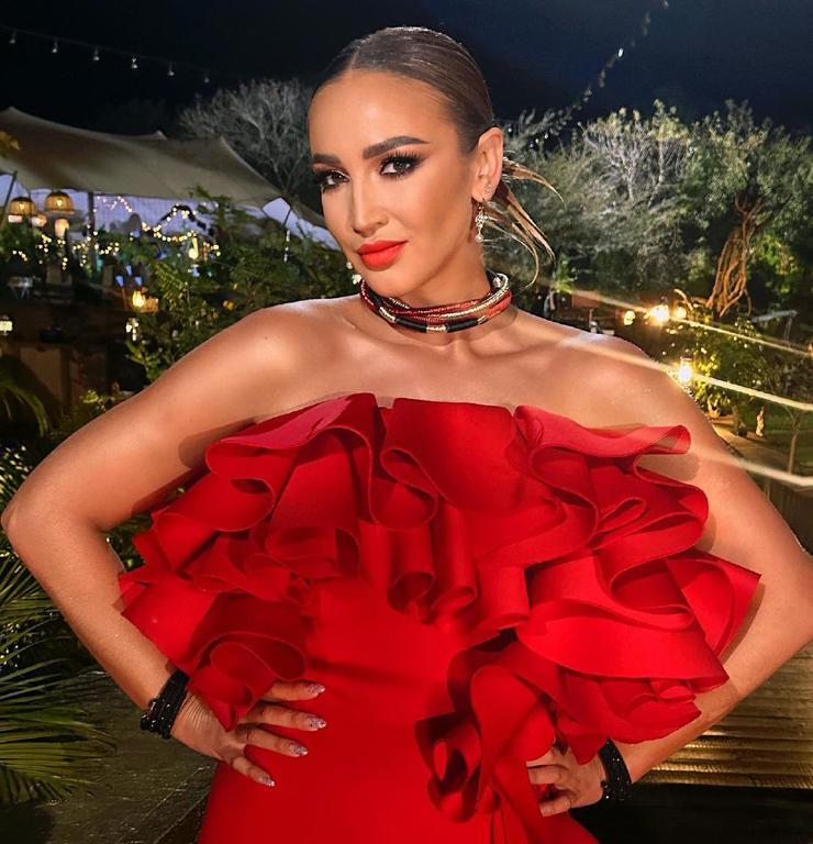 20 лет на тв: трансформация БУЗОВОЙ и ее смешные мемы