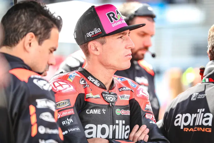 У "Априлии" есть список из трех человек, которые могут заменить Алекса Эспаргаро в случае его ухода