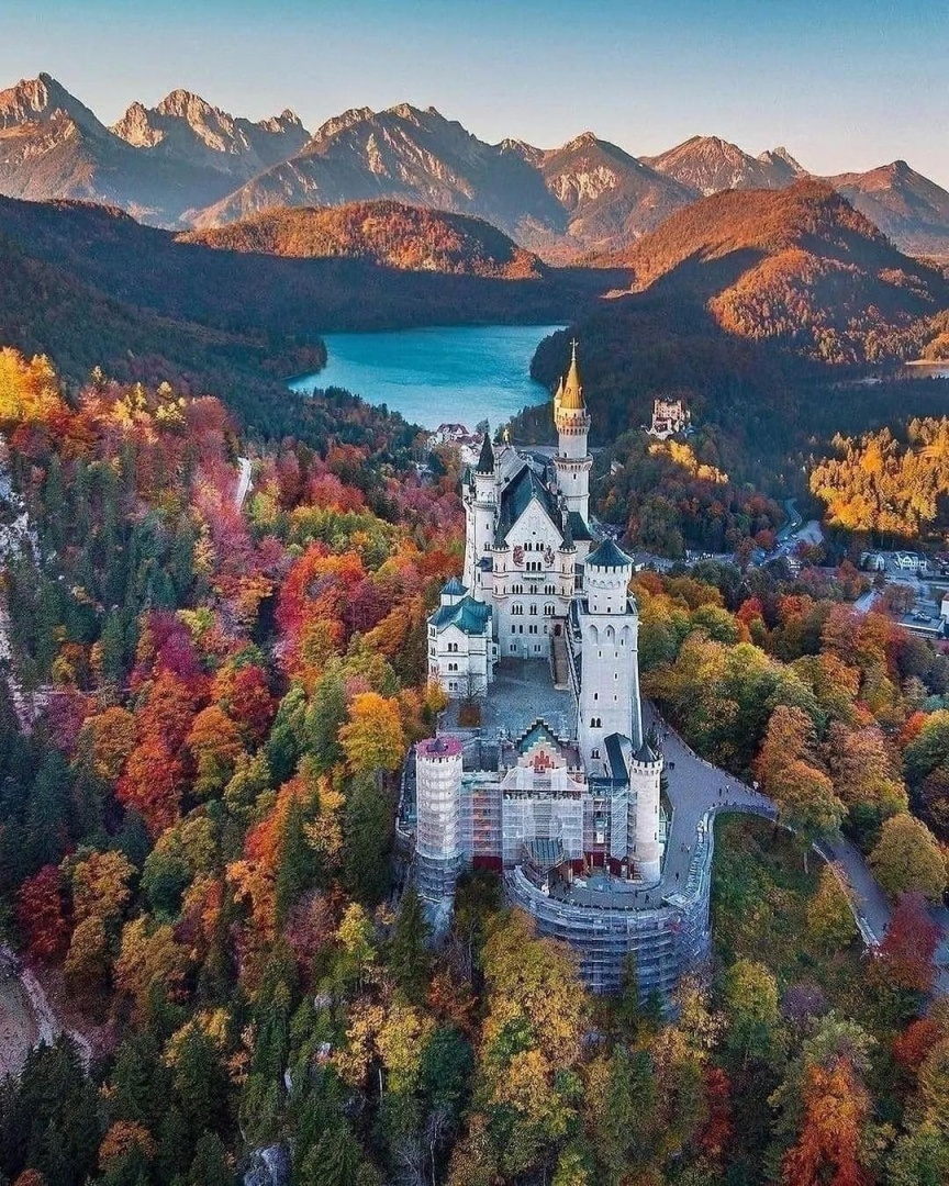 В древние времена, когда земли Германии были полны тайн и легенд....