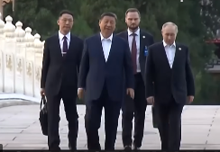 Дружеские объятия Путина и Си Цзиньпина раздражают Вашингтон на фоне российско-украинских событий