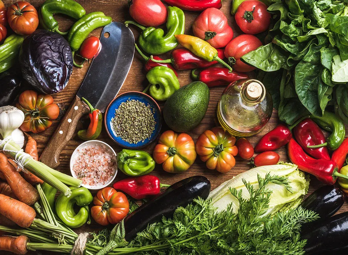 Факты о растительной пище. Может содержать витамины и микронутриенты, необходимые для организма человека.