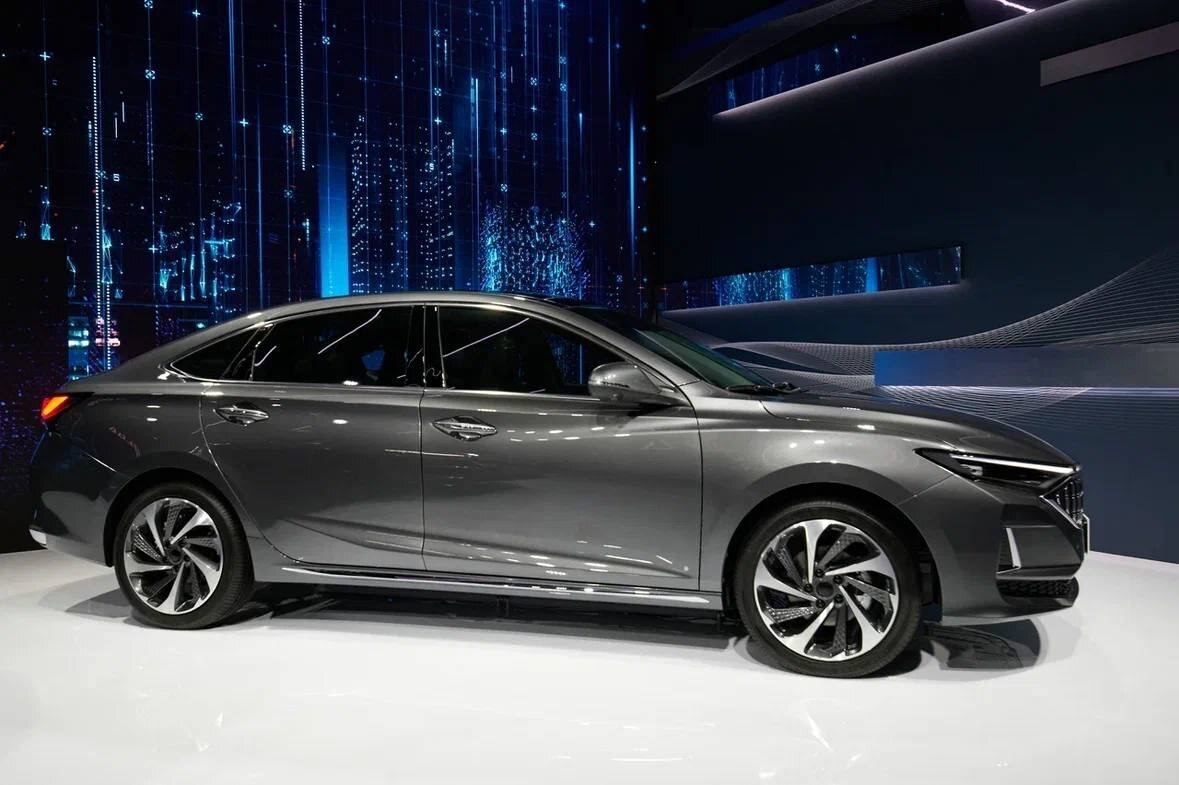 Премьер-министр дал критическую оценку новым автомобилям марки VOLGA