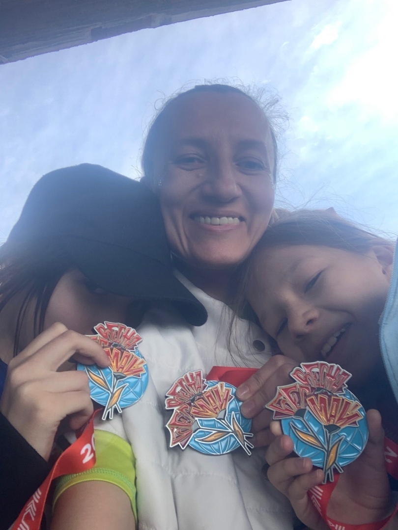 Так нас ещё нигде не встречали или бежим за еду