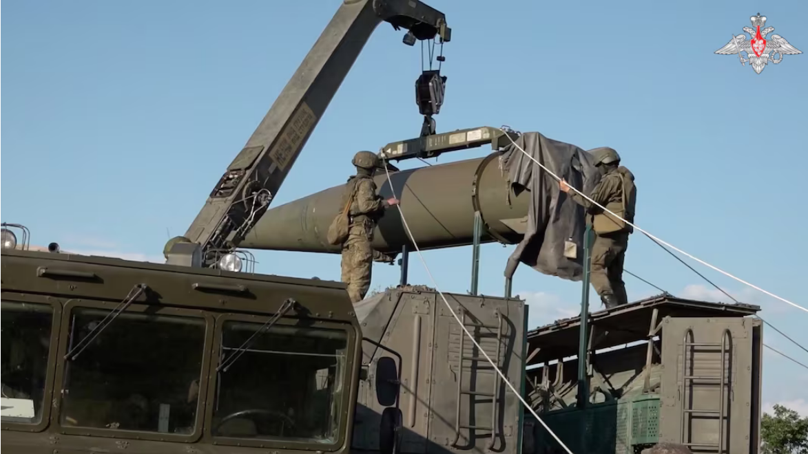 Россия начинает учения по имитации запуска тактического ядерного оружия