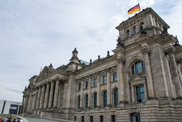 Немецкая партия АдГ зашла слишком далеко даже для крайне правой коалиции Европы.