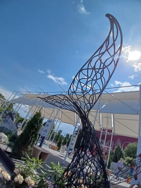 "Будущее в цветах". Новый фестиваль на ВДНХ. Хотелось, чтобы название сбылось