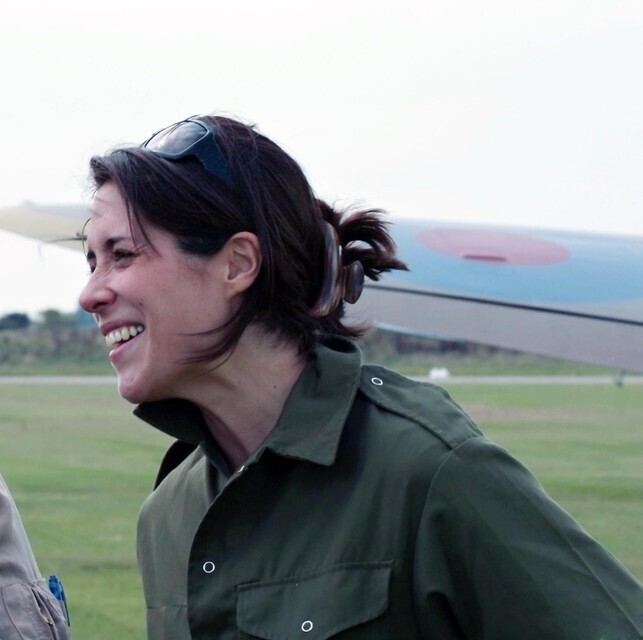 Синоптик BBC и его семья выброшены из самолета «разгневанным маленьким пилотом» после того, как она попросила попутчиков не есть орехи