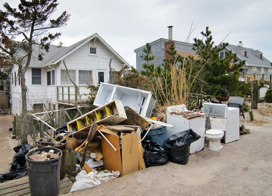 Довольны ли вы вывозом мусора в своих городах и поселках ? Есть проблема ?