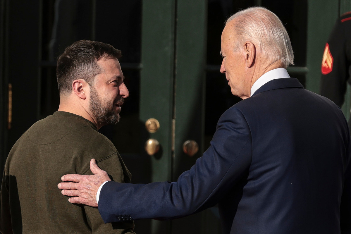 А Царь-то НЕ настоящий ! По словам Путина, Единственной легитимной властью на Украине остаётся парламент и спикер Рады