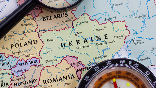 ЦРУ якобы управляет онлайн-украинскими антитрамповскими «фермами троллей», чтобы повлиять на выборы 2024 года