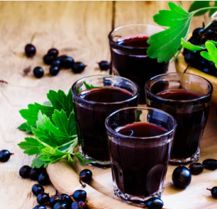 Уход за черной смородиной. Чем удобрить.