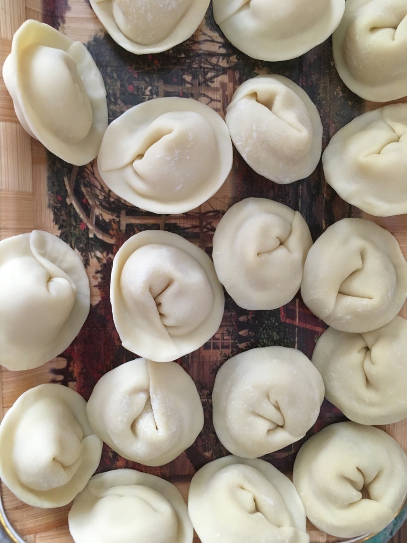 Раньше тесто для вареников лепил сам. А теперь только готовое покупаем от «Тестов»