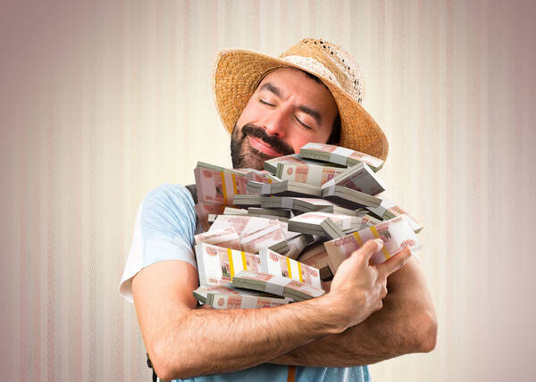 «Когда я выиграл в лотерею, мои родственники вспомнили обо мне! Даже двоюродные братья, которых я не знал, стали со мной общаться» (История из жизни)