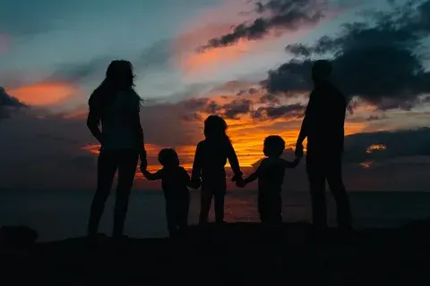 Установите нормальное время, чтоб рассвет начинался не в три часа утра.