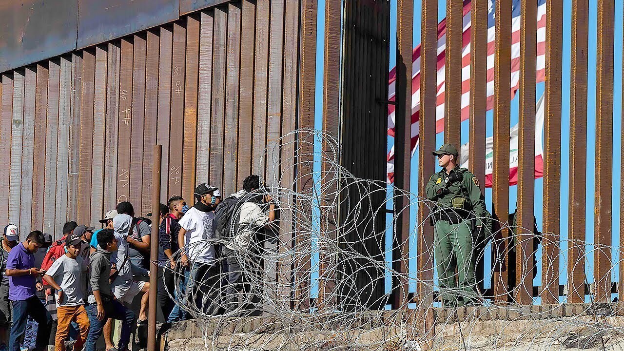 Растущее разочарование в вопросах иммиграции угрожает подорвать поддержку Байдена среди латиноамериканцев