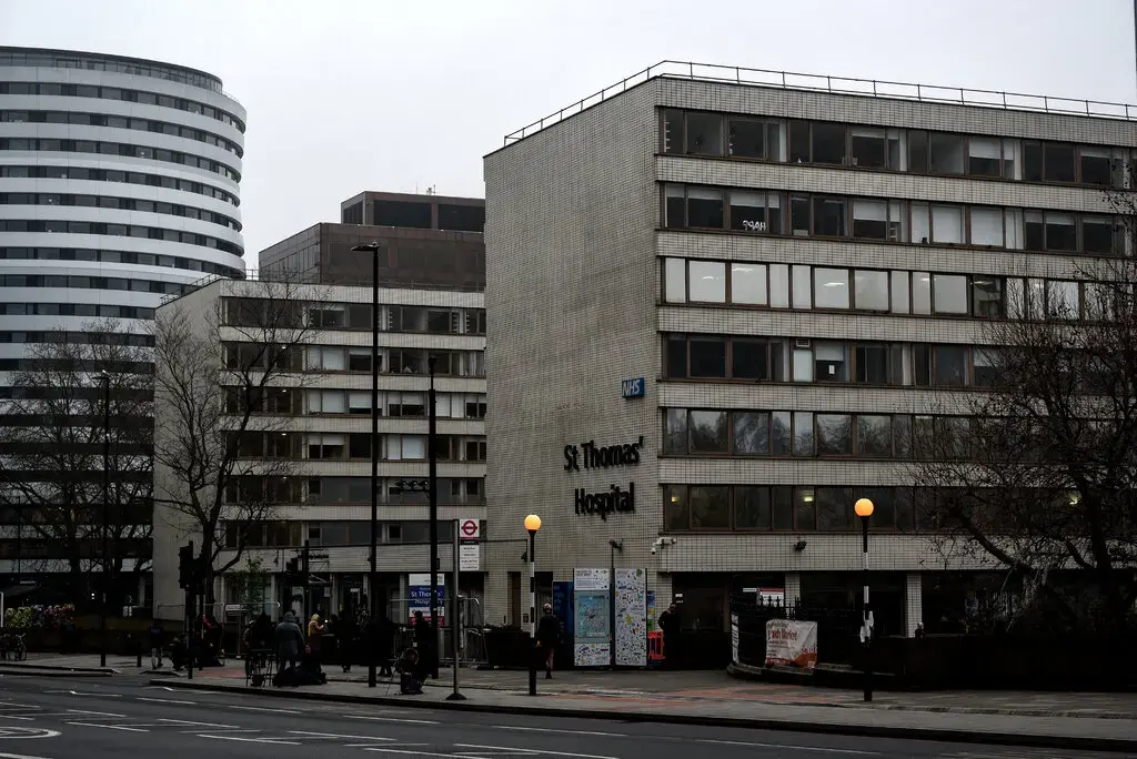Лондонские больницы сталкиваются с серьезными перебоями в работе после кибератаки
