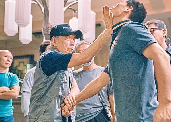 Бывает ли так, что звезды пытаются выйти из проекта, выдвигая крайние требования