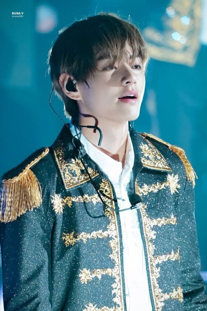 Настоящий принц из сказки, только так можно описать этого человека