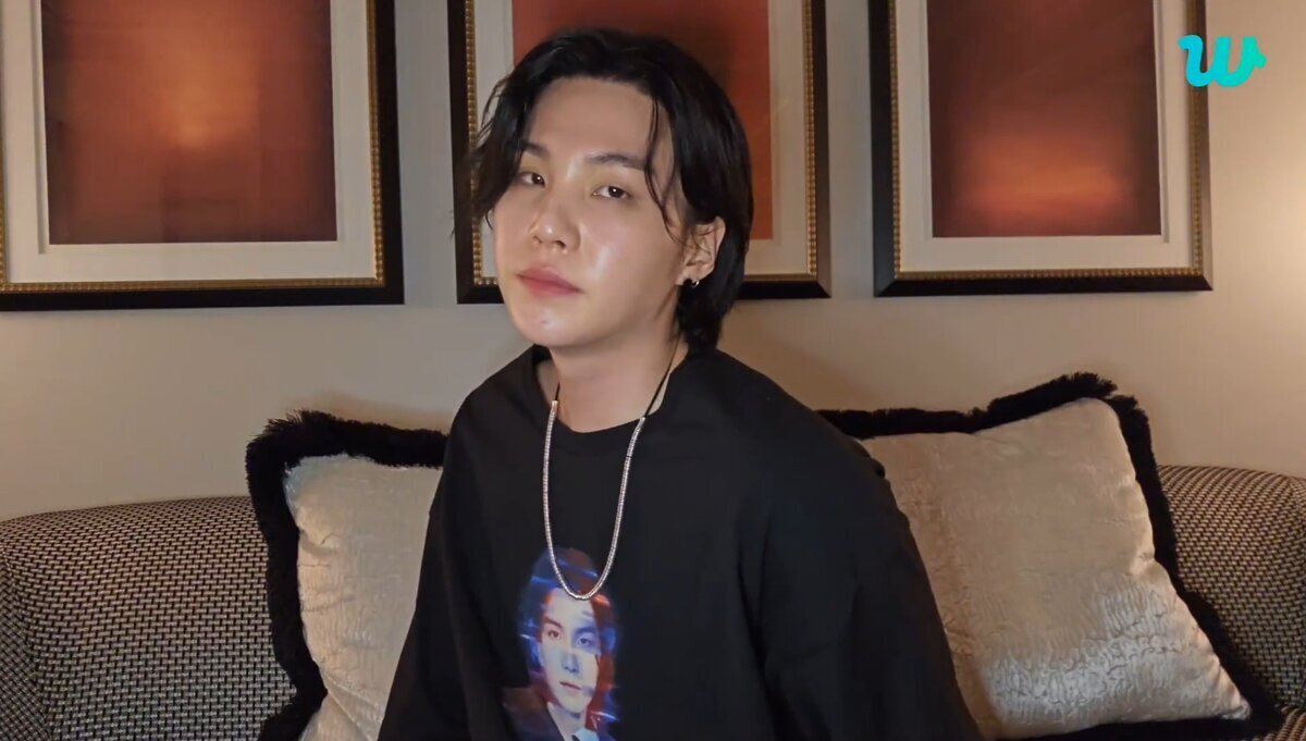Шуга из BTS прямолинейно ответил на просьбу говорить по-английски
