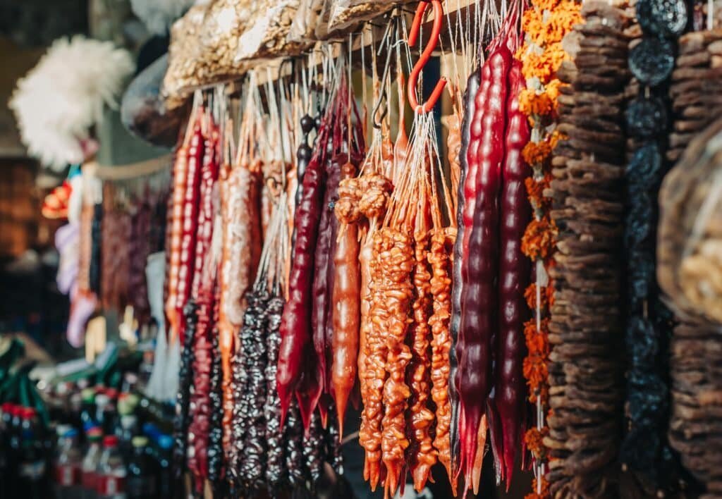 Какие сувениры привезти из Грузии? Вино, чурчхела и не только!