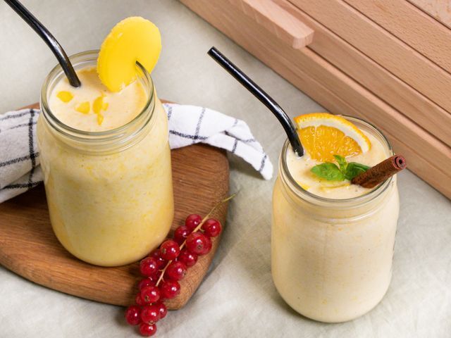 Освежающий Ласси с манго за 5 минут! Откройте для себя простой рецепт сытного напитка из индийской кухни! Утолите жажду!