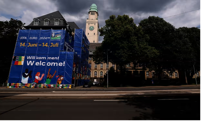 Немецкая полиция признает, что у нее «слепое пятно» в отношении возможного насилия в деле Англия против Сербии