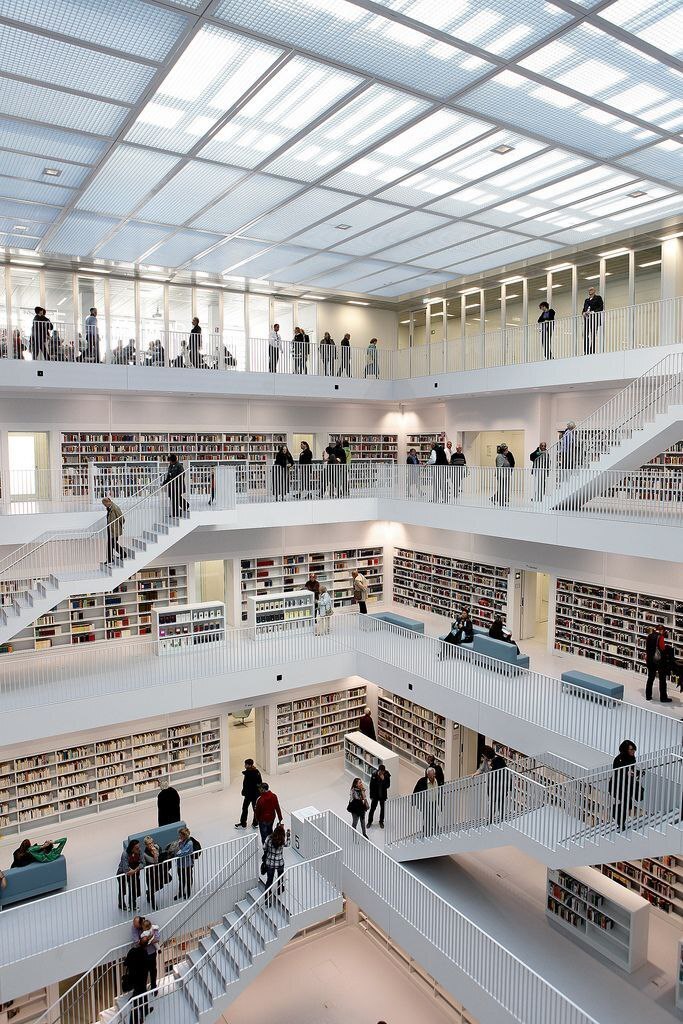 "От Библии Гутенберга до цифровых архивов: открывая Вюртембергскую библиотеку"