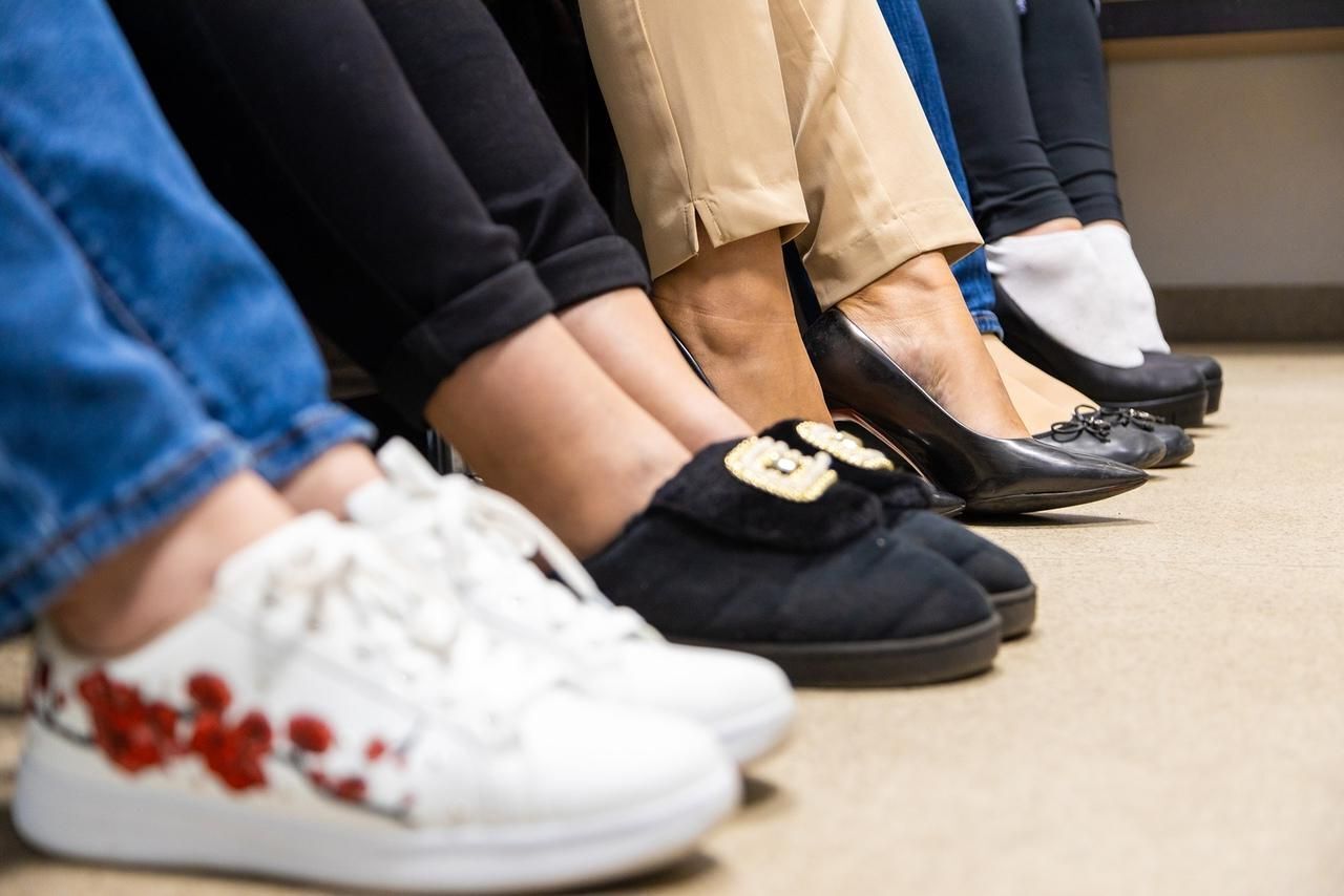 Насколько безопасна общественная сменная обувь? Риски и меры предосторожности