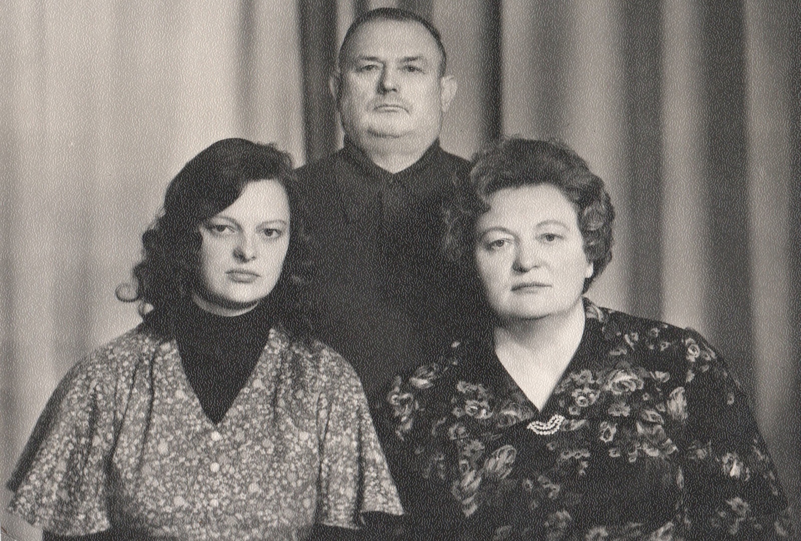 ИИ на страже наших воспоминаний: новые техники восстановления фотографий.