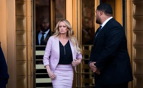 "Правосудие или Политика: Исторический приговор Дональду Трампу и его последствия для американской демократии"