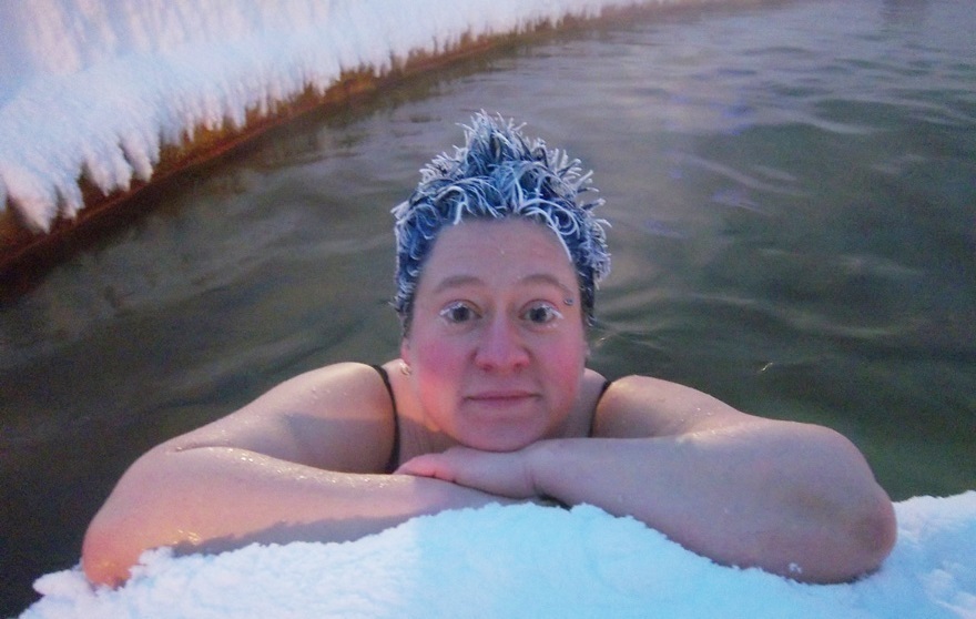 "Обалдеть" - Ещё снег а уже Роспотребнадзор разрешил купаться в речке!