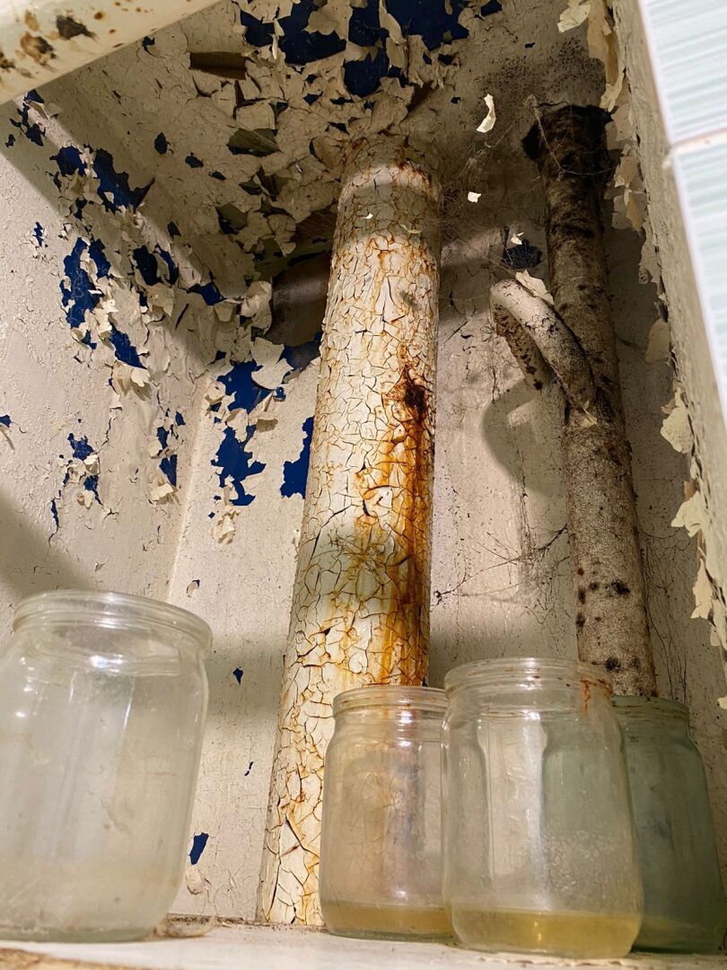 Жители дома в самом сердце Воронежа утопают в нечистотах. 18+