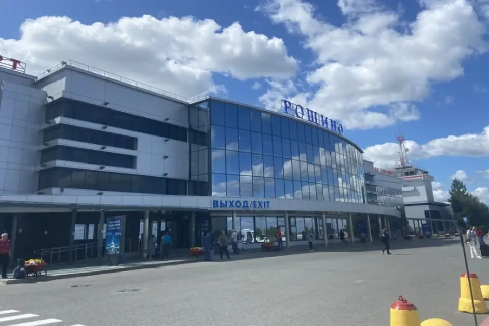 В Тюмени экстренно сел самолет, летевший в ЯНАО из Башкортостана