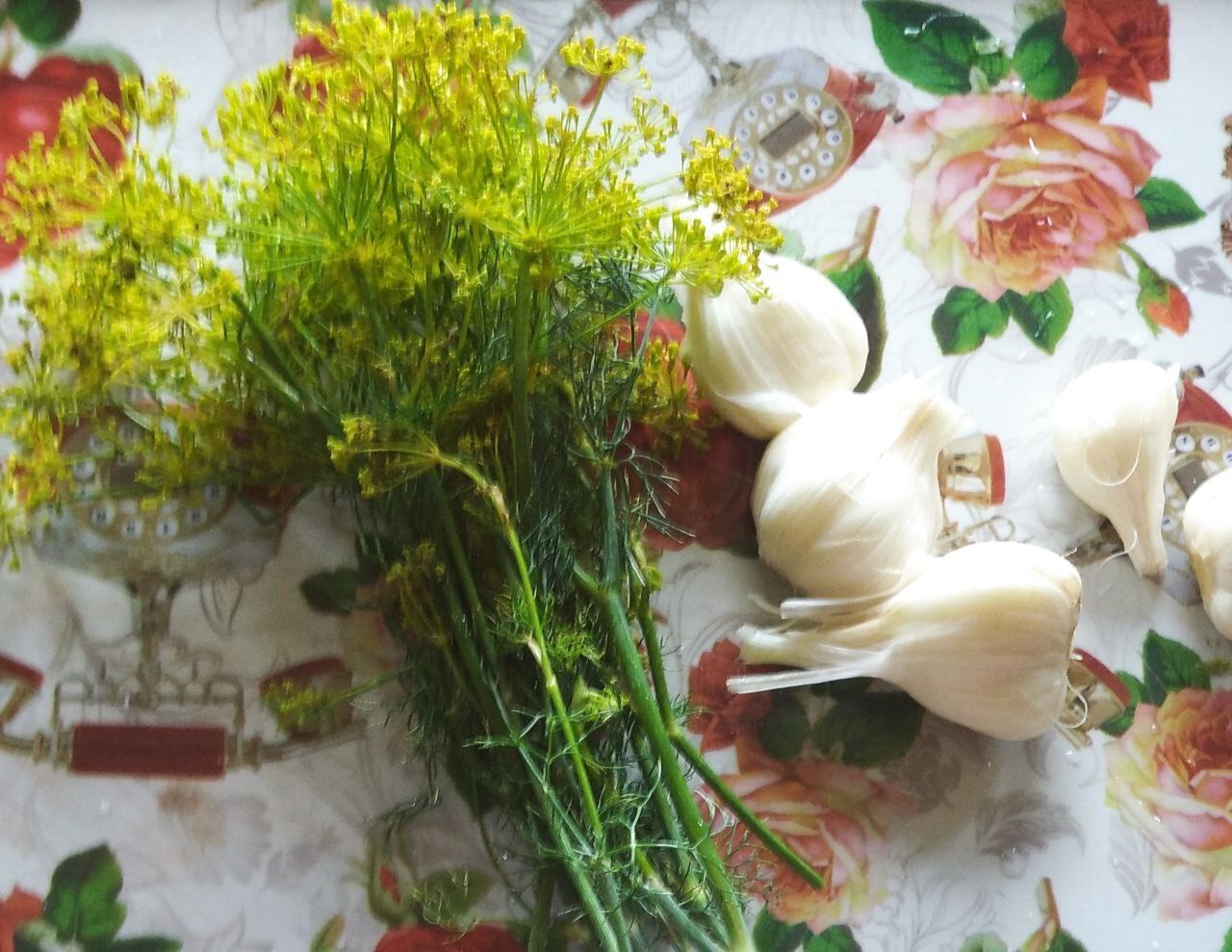 Быстрый рецепт малосольных огурцов.