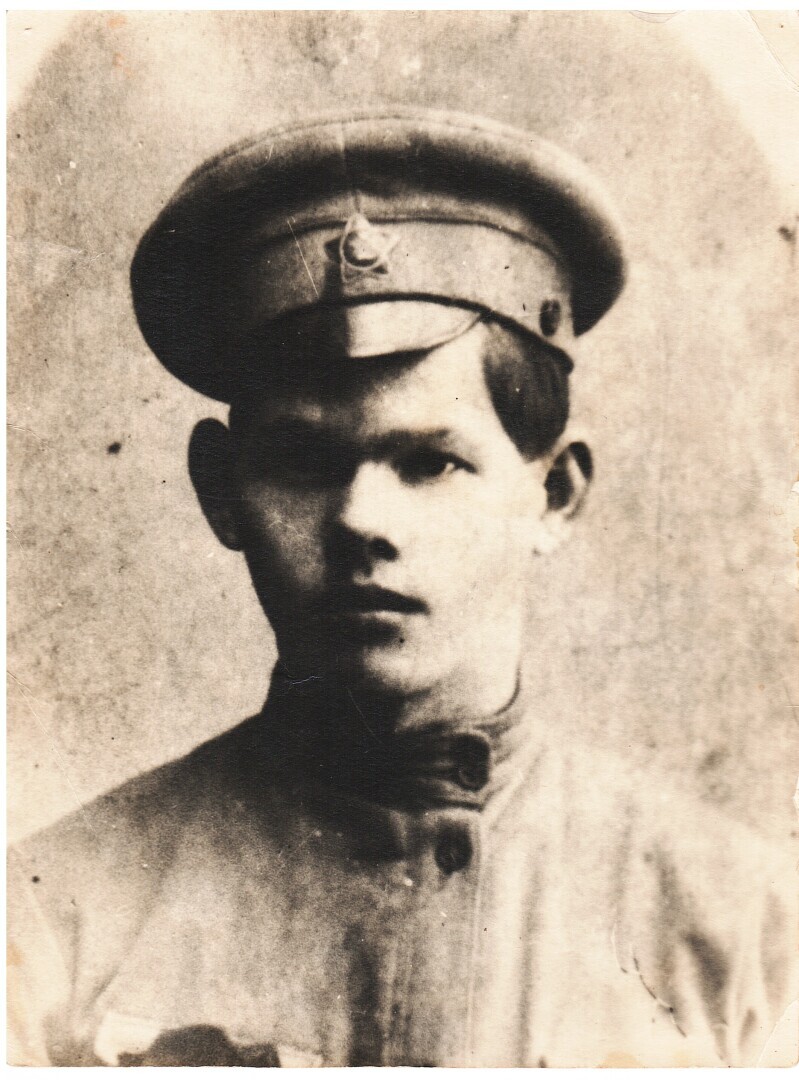 "Нет в России семьи такой..."