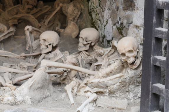 Пляж, похороненный извержением Везувия 2000 лет назад, только что вновь открылся