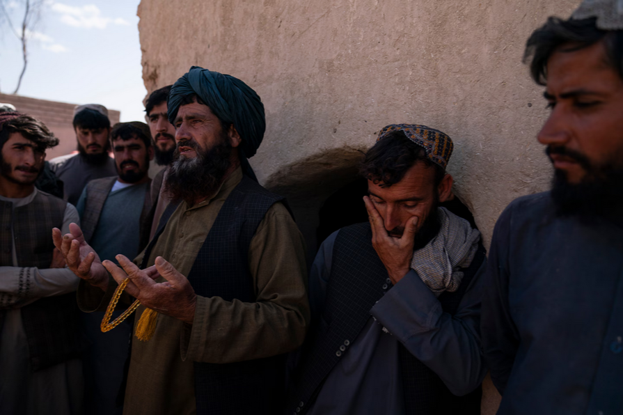 Запрет Талибана на опиум находится под угрозой из-за изменения климата, поскольку альтернативные культуры борются