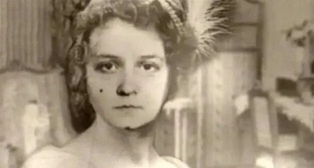 Сонька Золотая Ручка — это легендарная фигура российской криминальной истории XIX века.