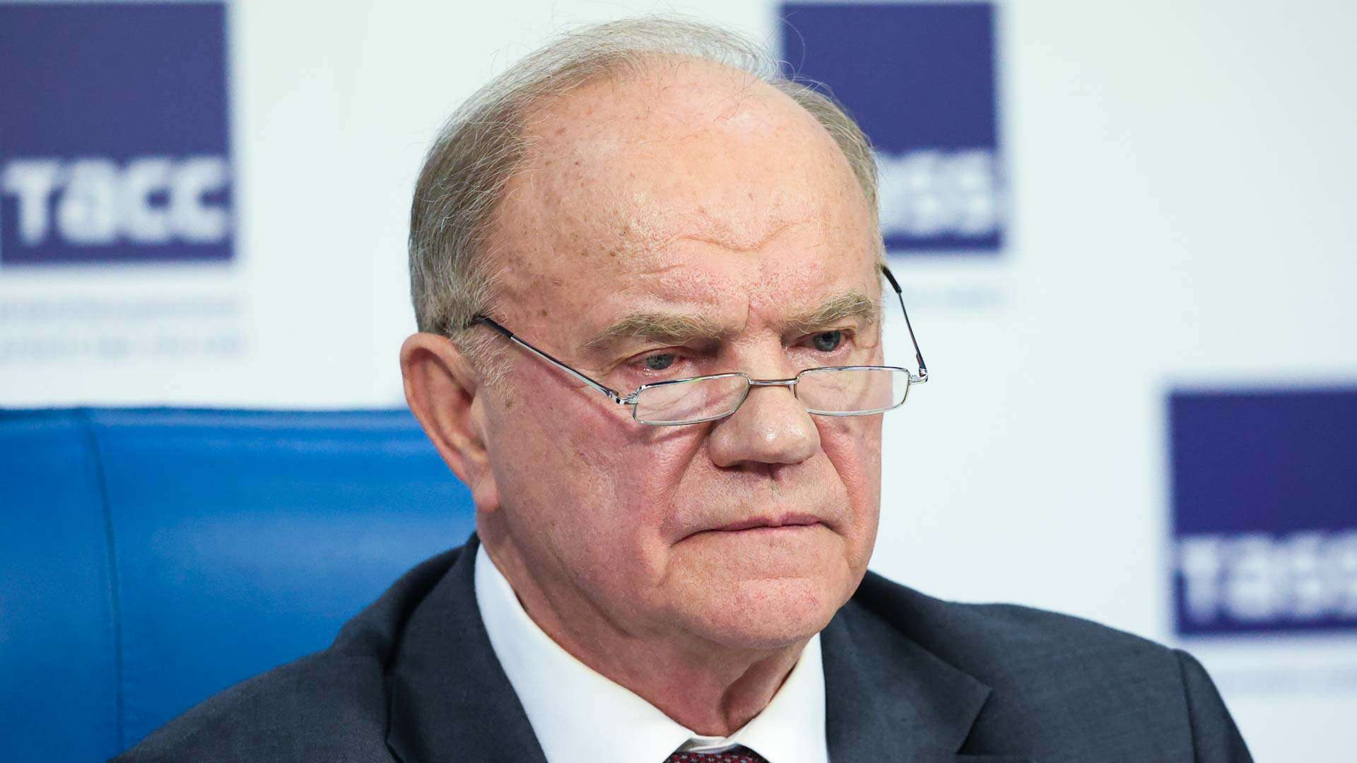 Прочитал статью ; 10 причин , почему нам не нужна государственная дума \ политика не жизнь \ Дзен . Знаете трудно не согласится с этими доводами .