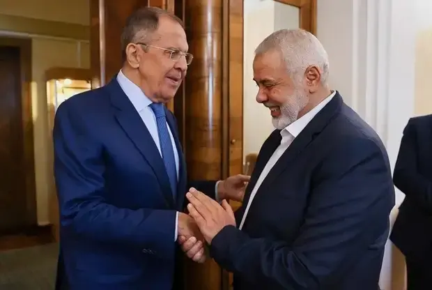 Санкционные пакетоносцы