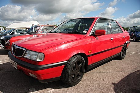 Мальчик написал в тетради 40000 раз название марки автомобиля и попросил подарить компанию автомобиль. Интересно, а какая автомобильная компания могла