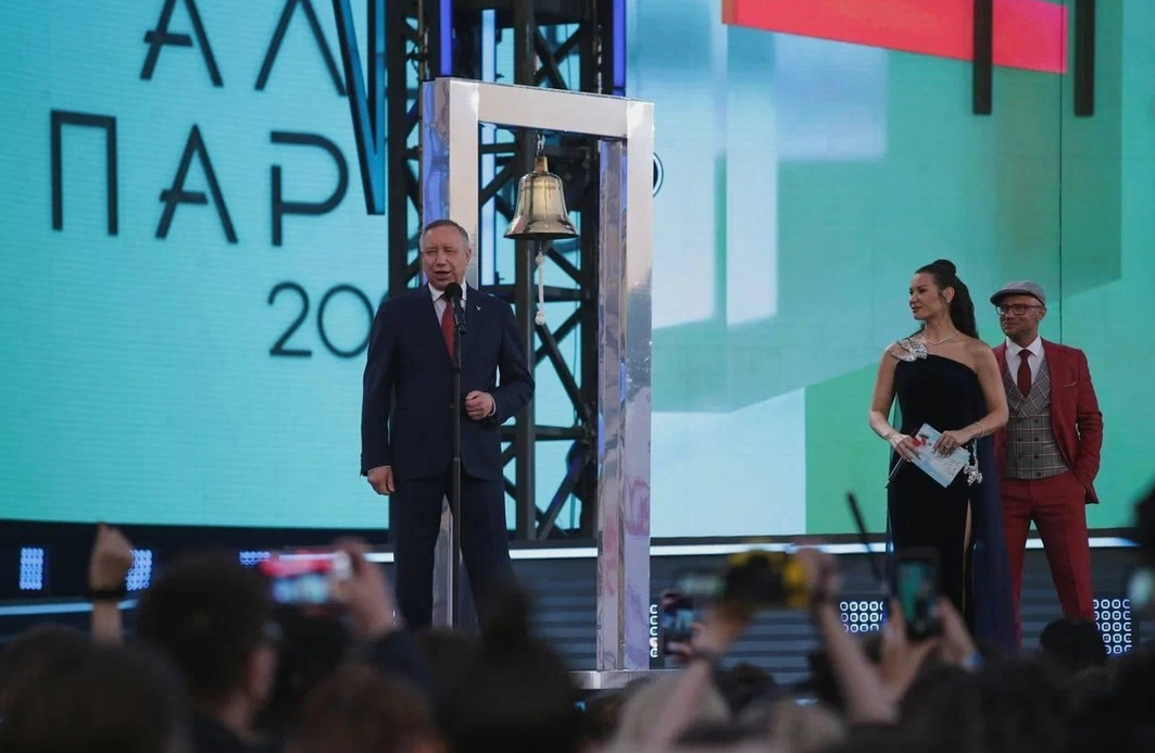 Алые паруса 2024. Как прошел праздник выпускников в Санкт-Петербурге