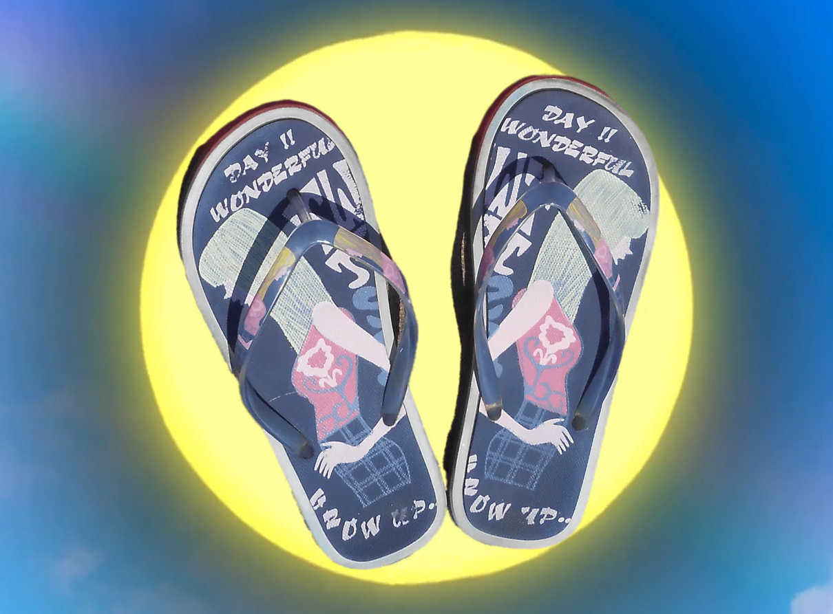 Все о самой удобной летней обуви, которой уже сто лет в обед