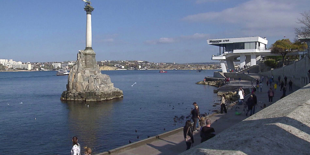 Прекращение работы морского и пассажирского транспорта в Севастополе: причины и последствия