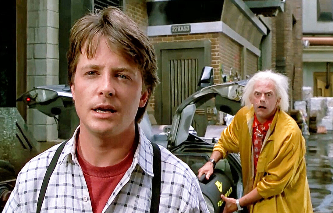 Звезда фильма "Назад в будущее", страдающий болезнью Паркинсона, выехал на сцену в инвалидной коляске