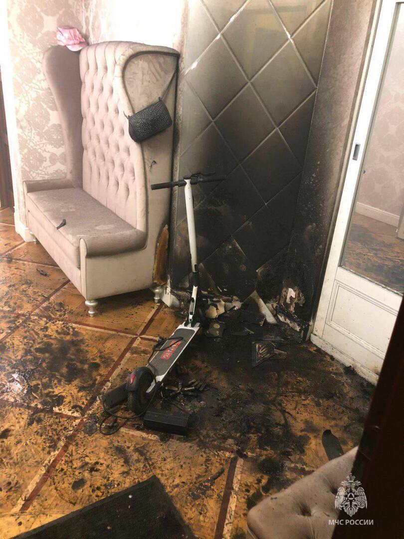 Вспыхнувший электросамокат вызвал пожар в квартире на западе Москвы