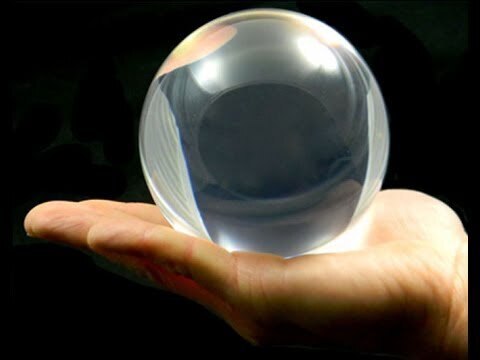 Перформанс с парящем хрустальным шаром в Токио, Япония!